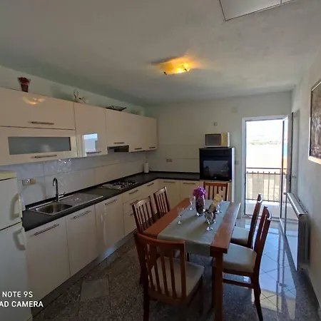 Beachfront Mastrinka With Sea View Apartment